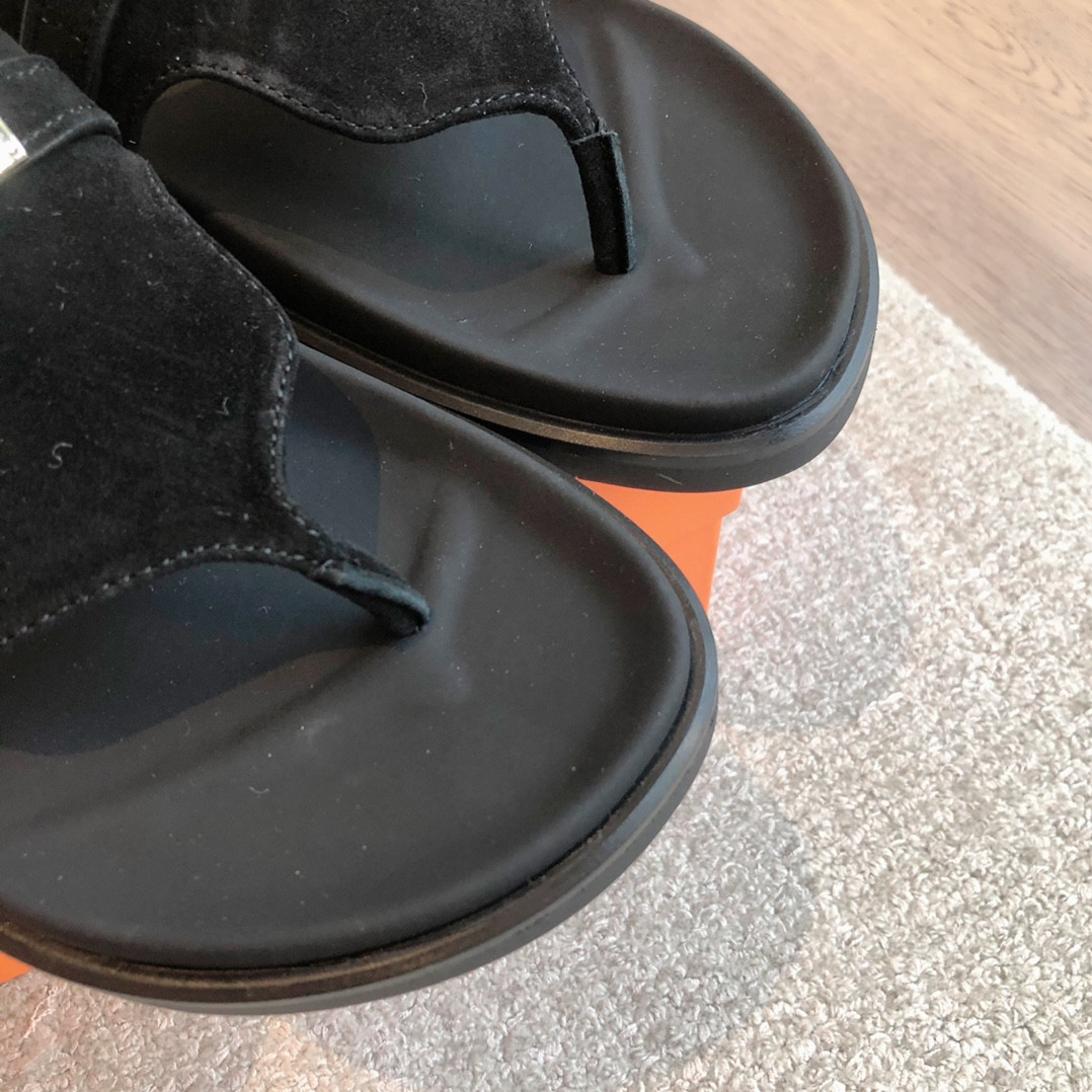 ua H**mes empire sandal