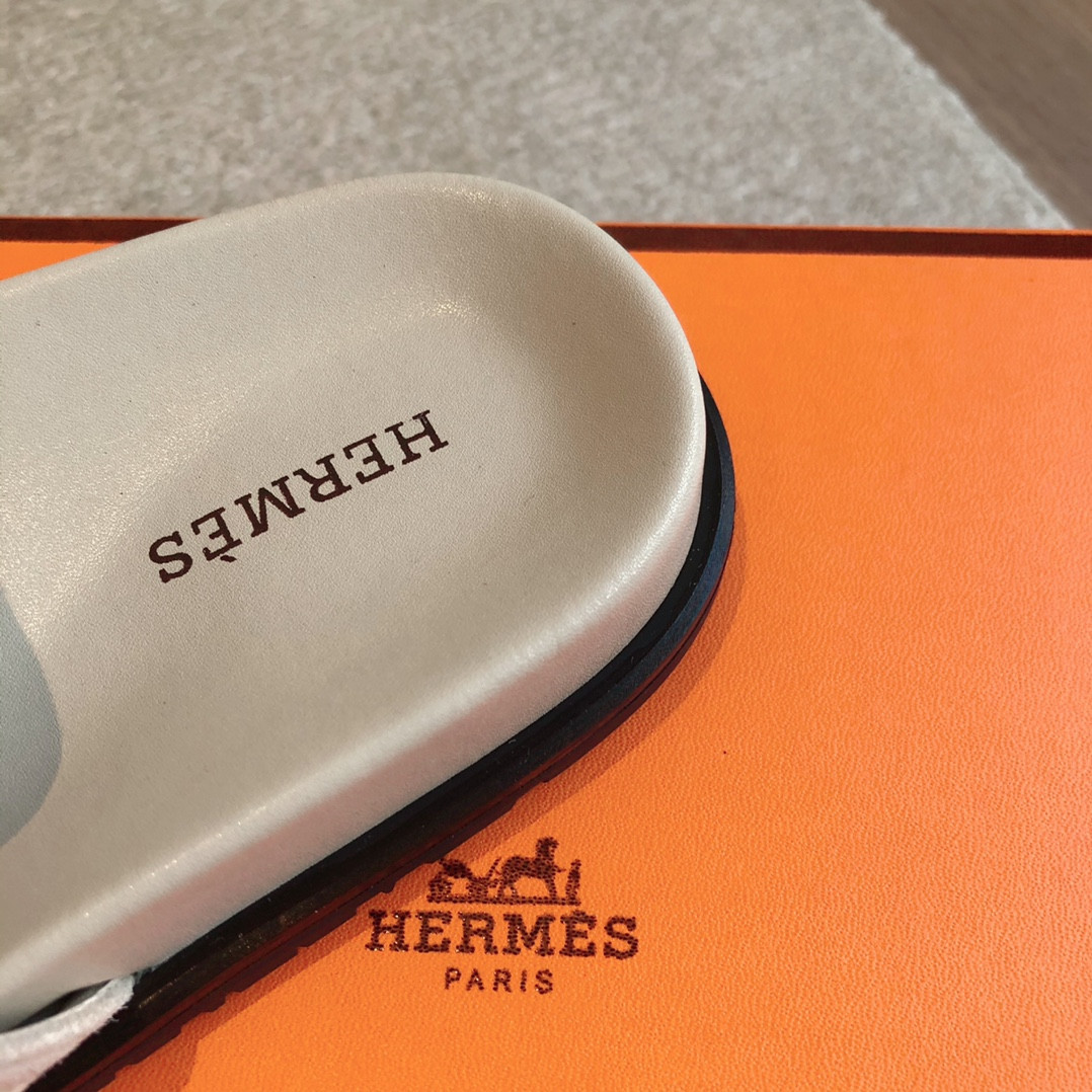 ua H**mes empire sandal