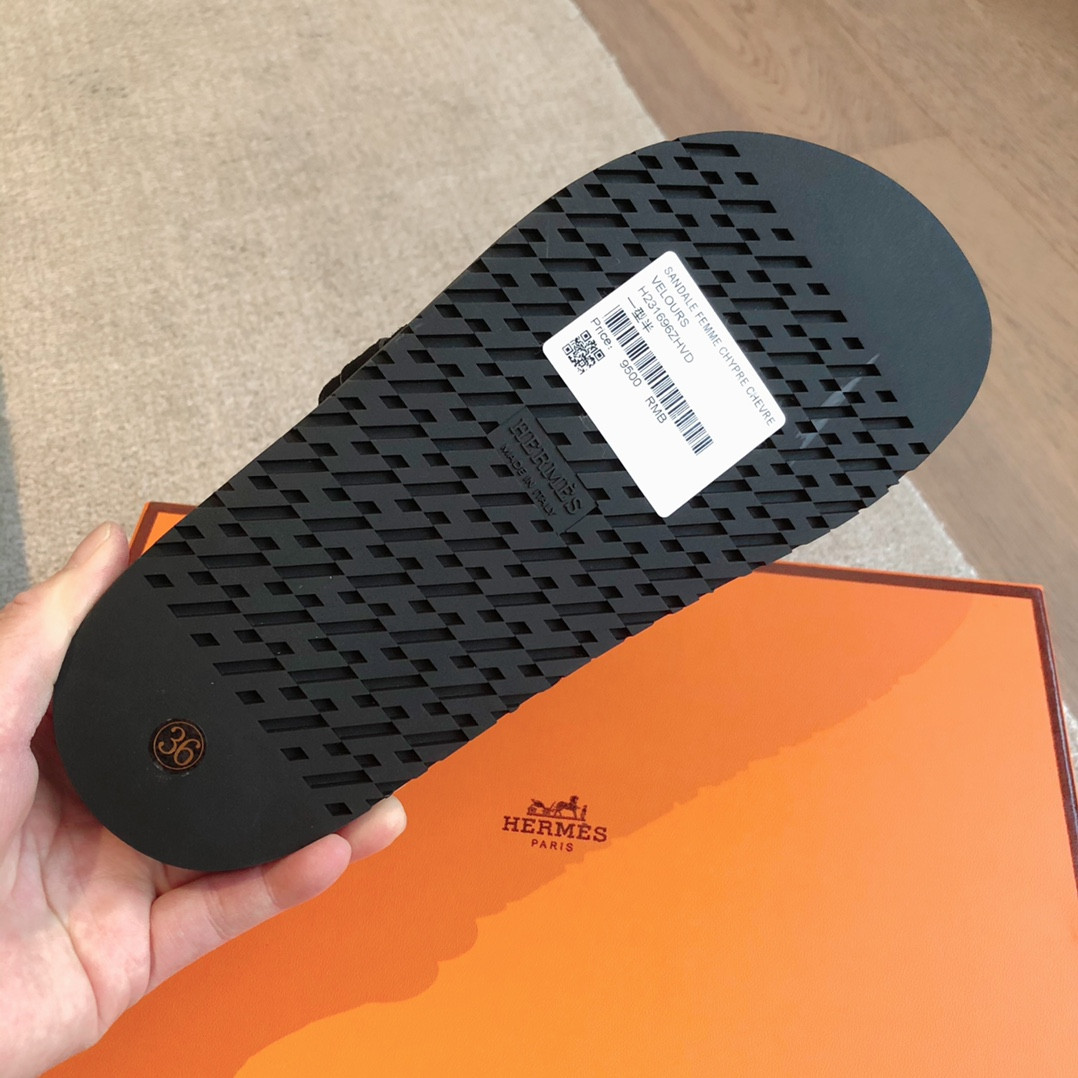 ua H**mes empire sandal