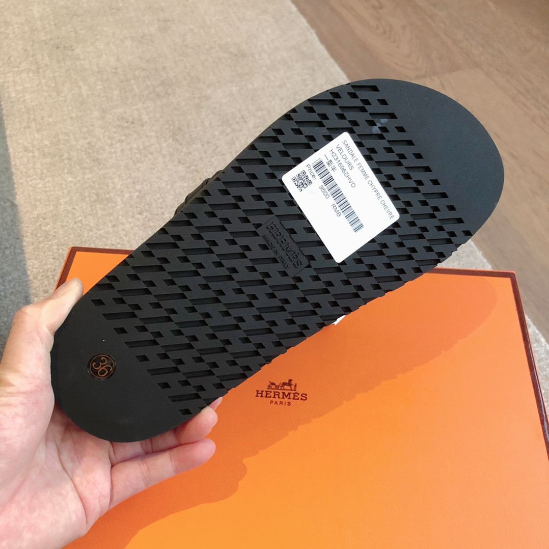 ua H**mes empire sandal