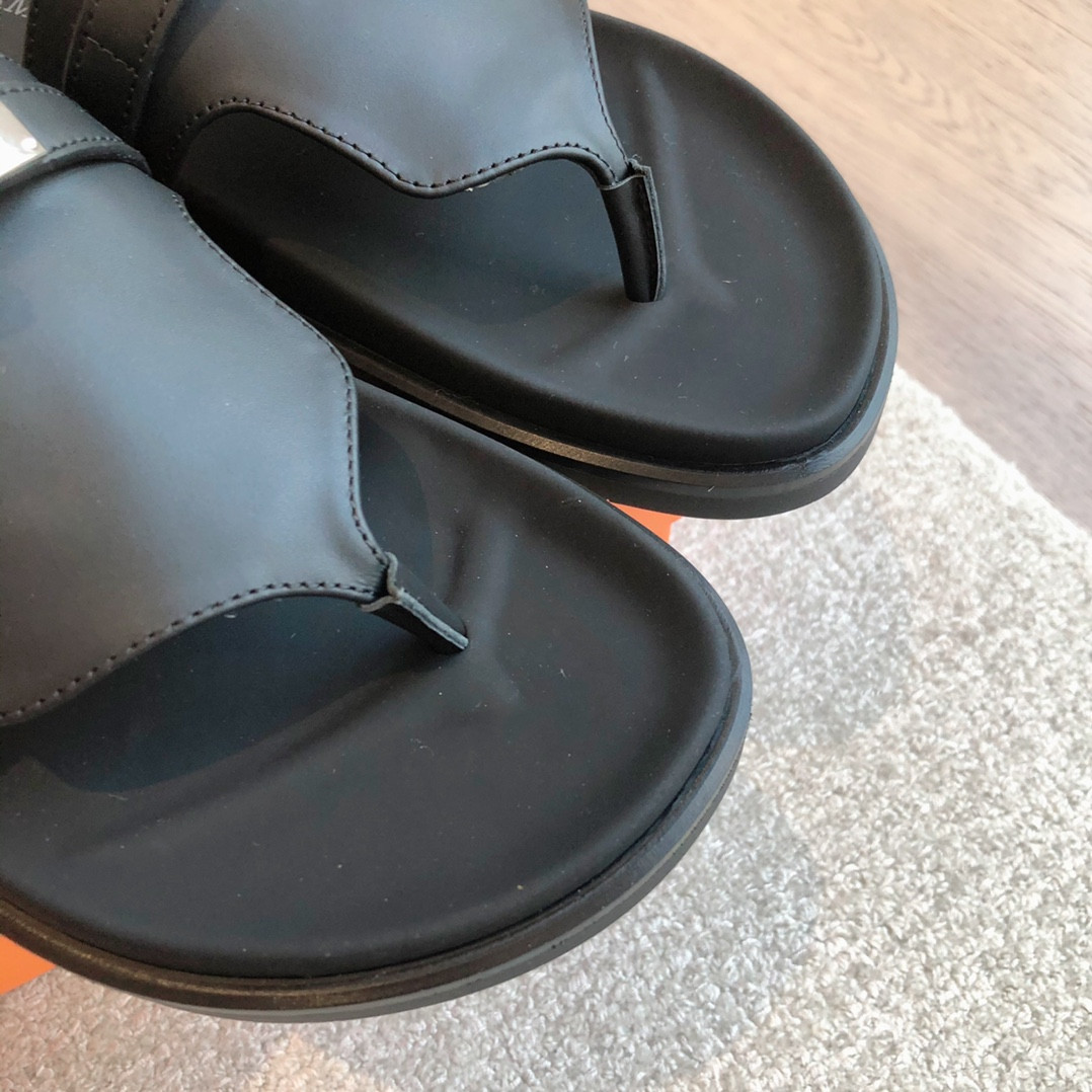 ua H**mes empire sandal