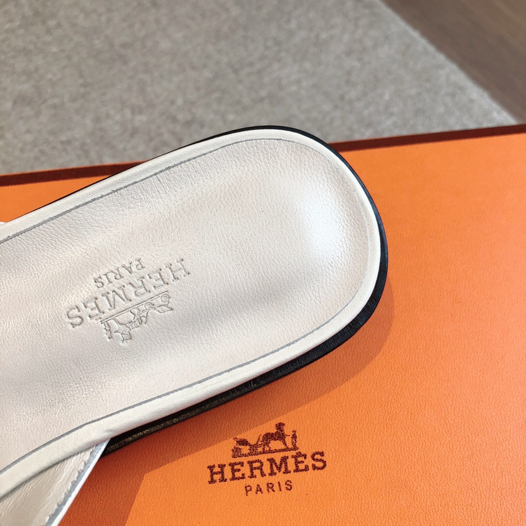 ua H**mes isle sandal