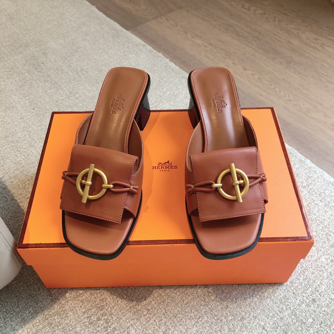 ua H**mes isle sandal