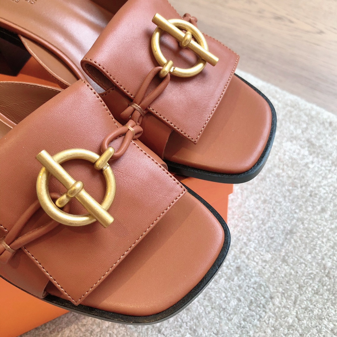ua H**mes isle sandal