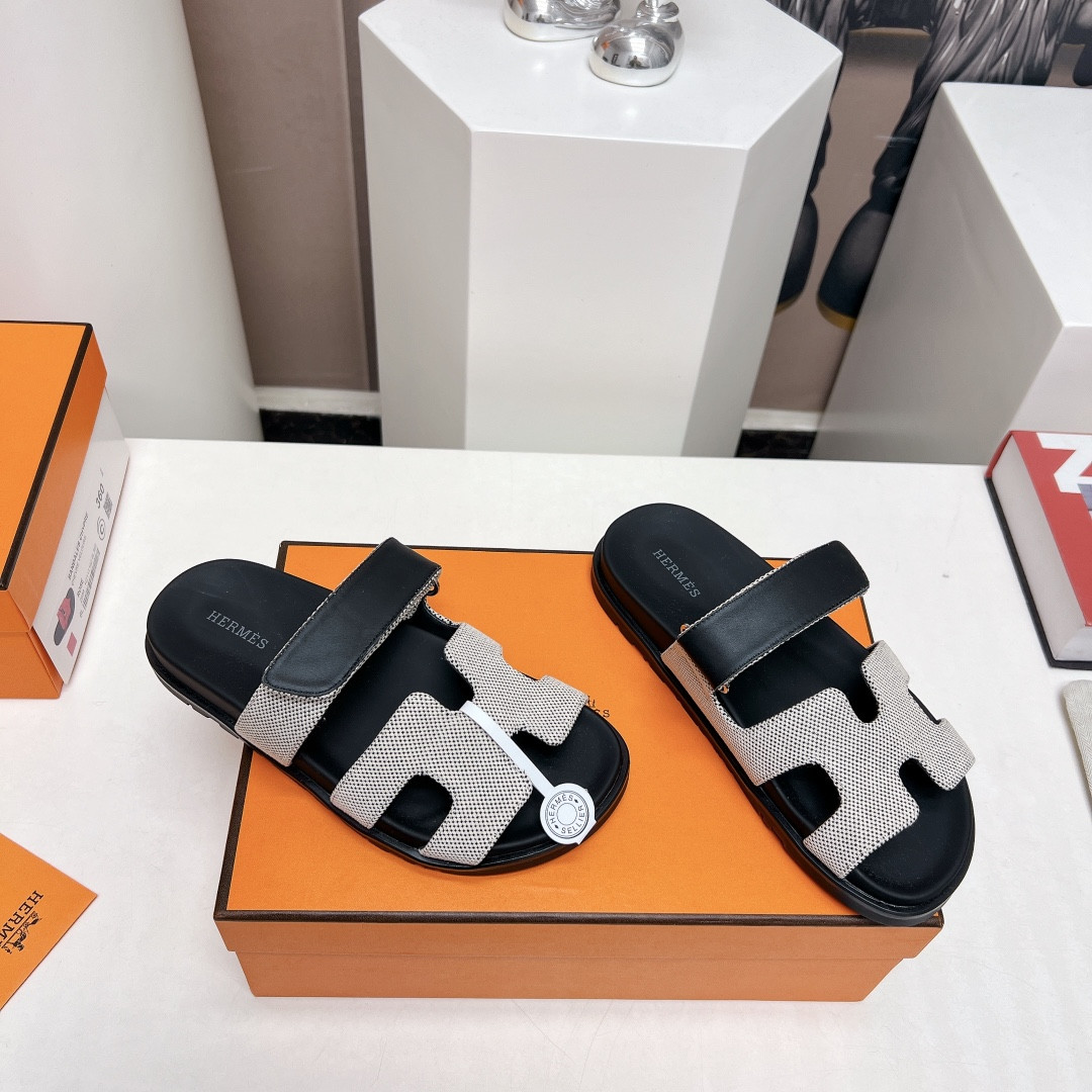 ua H**mes chypre sandal