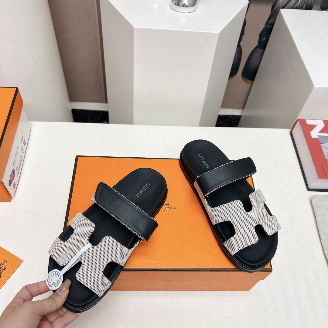 ua H**mes chypre sandal