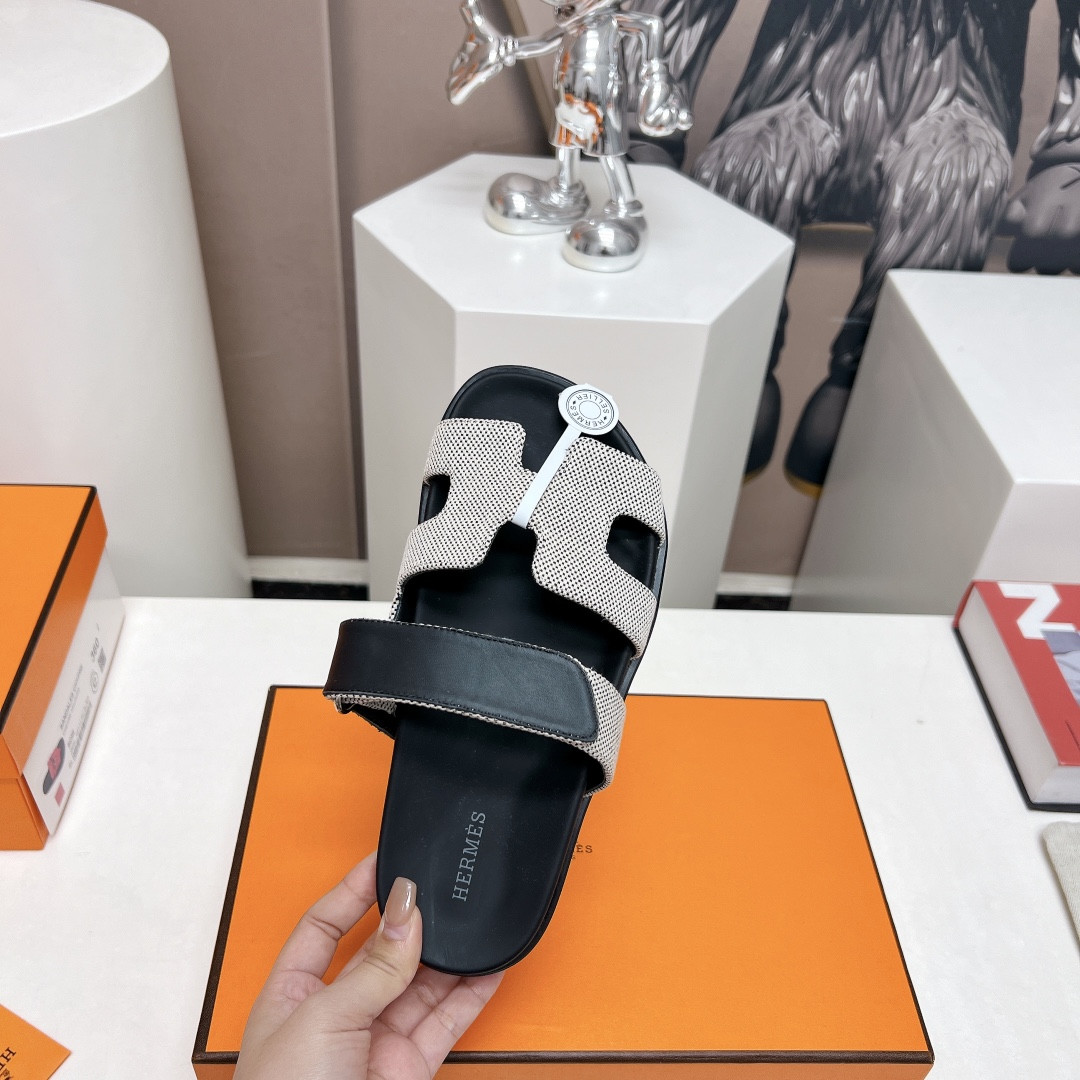 ua H**mes chypre sandal