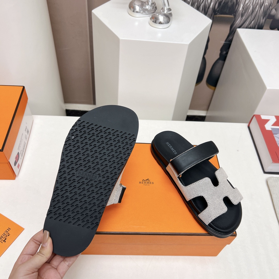 ua H**mes chypre sandal