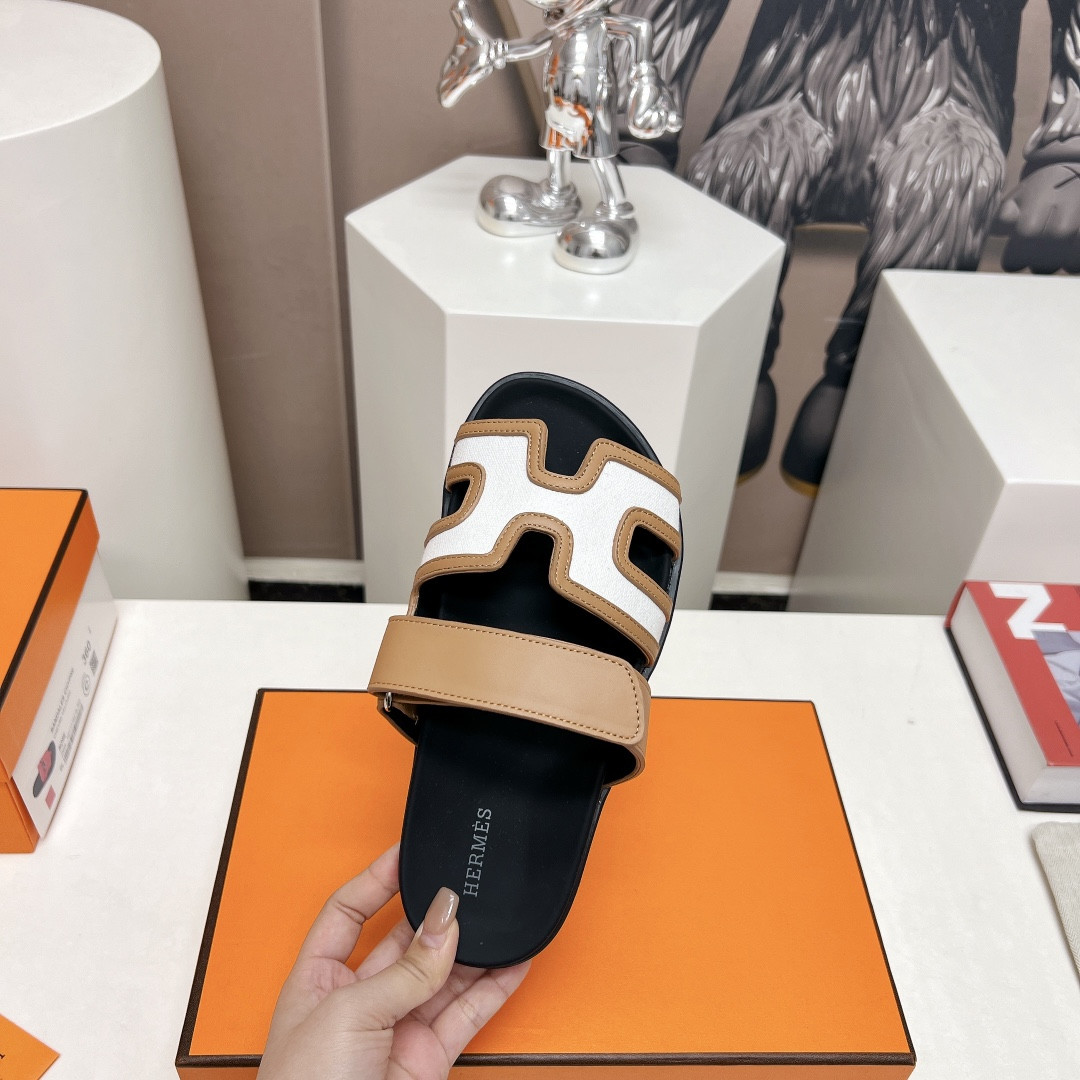 ua H**mes chypre sandal