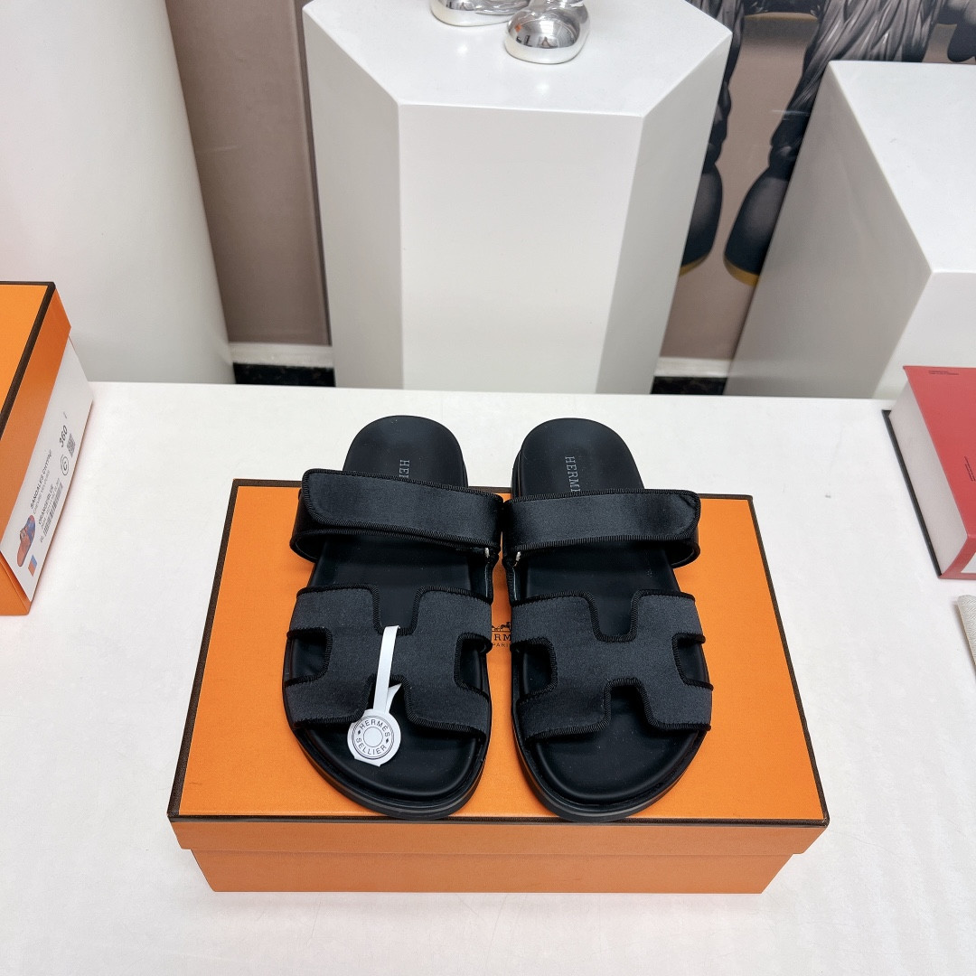 ua H**mes chypre sandal