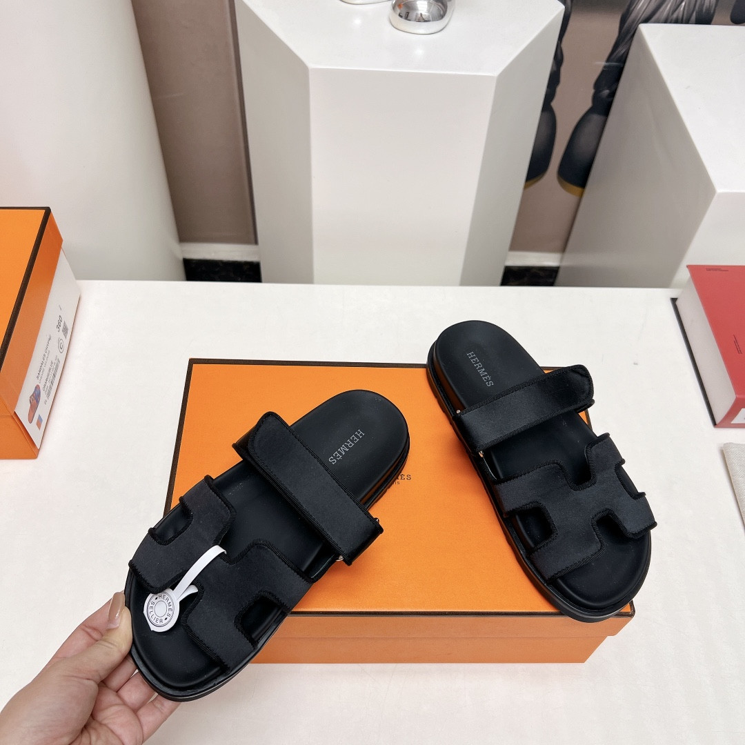ua H**mes chypre sandal