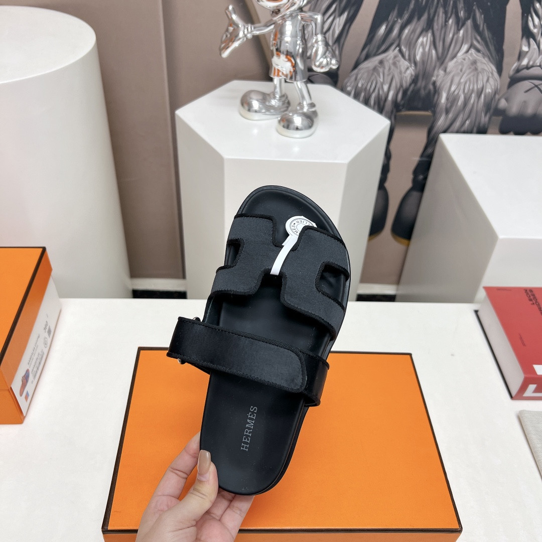 ua H**mes chypre sandal