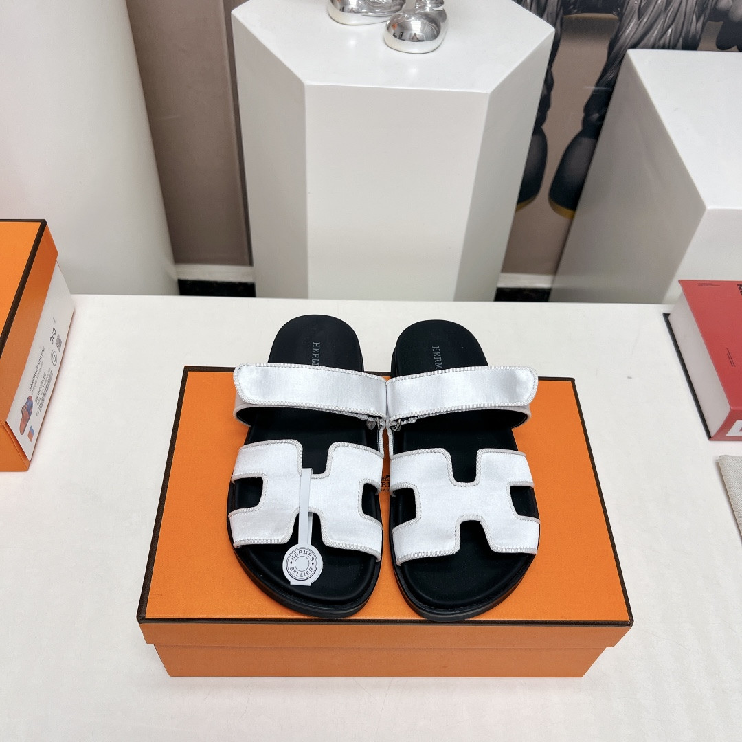 ua H**mes chypre sandal