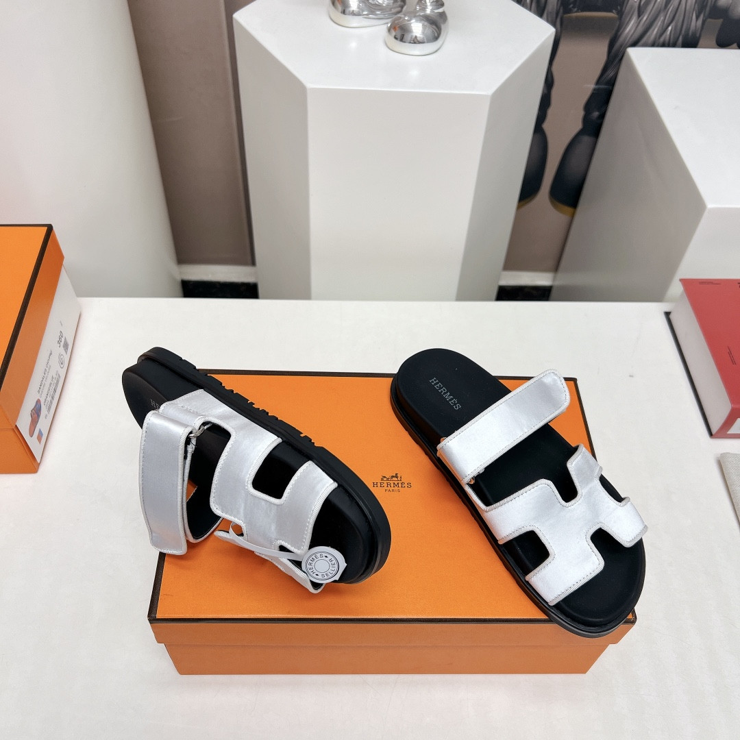 ua H**mes chypre sandal