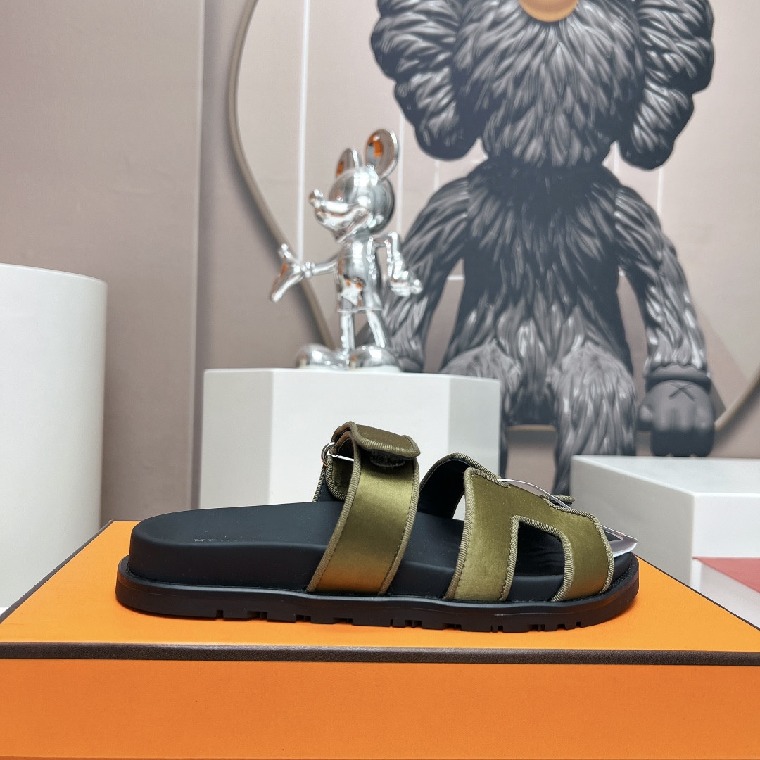 ua H**mes chypre sandal