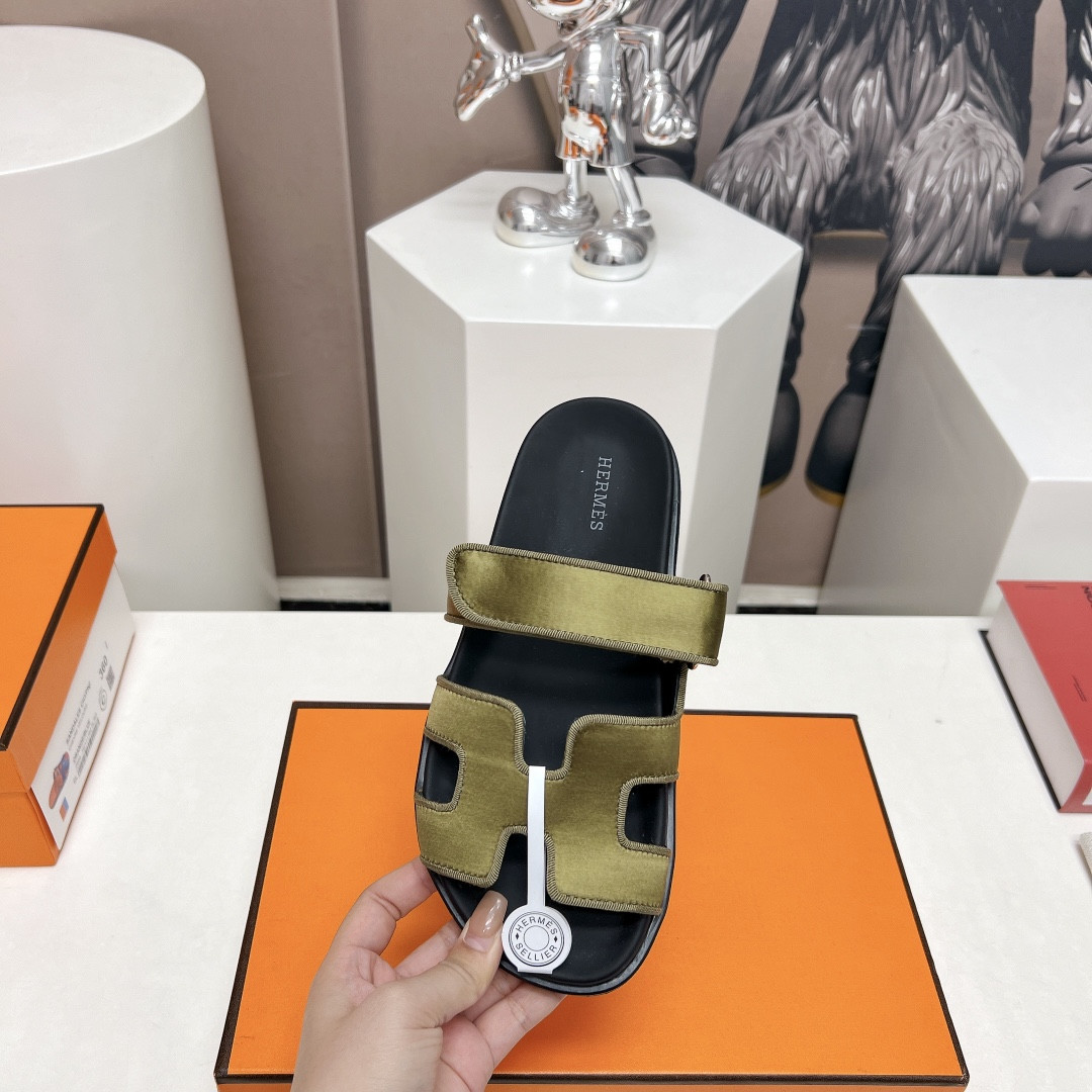 ua H**mes chypre sandal