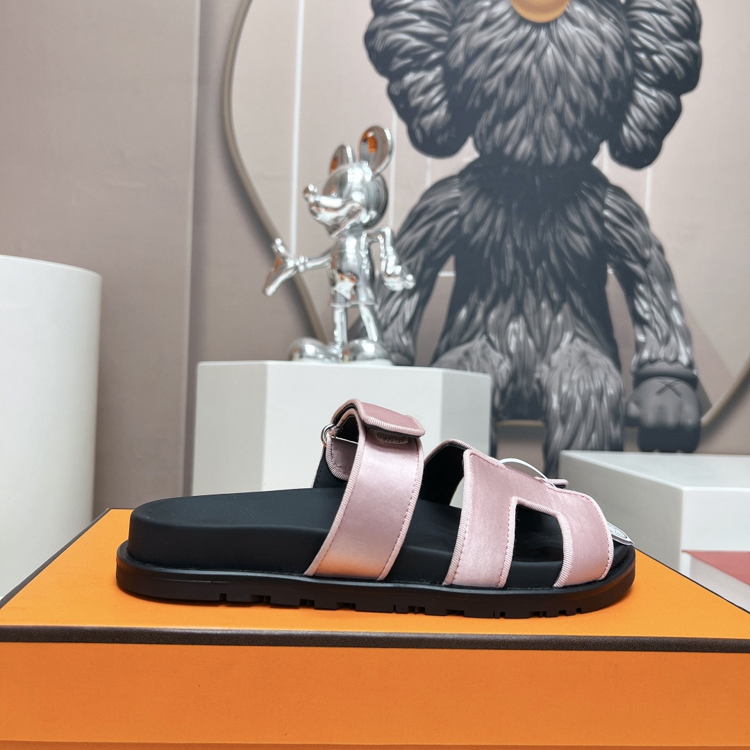 ua H**mes chypre sandal