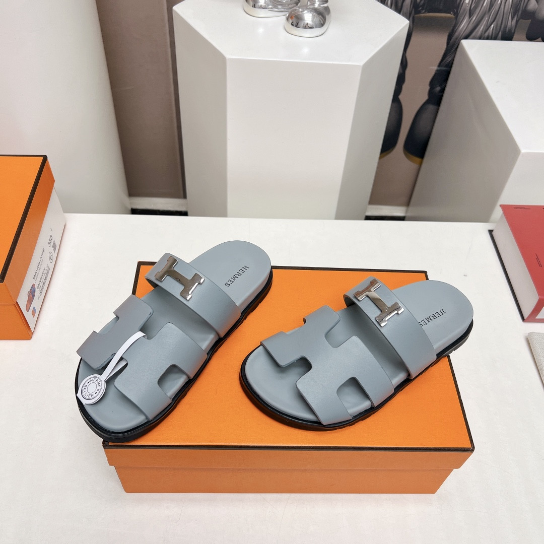 ua H**mes chypre sandal