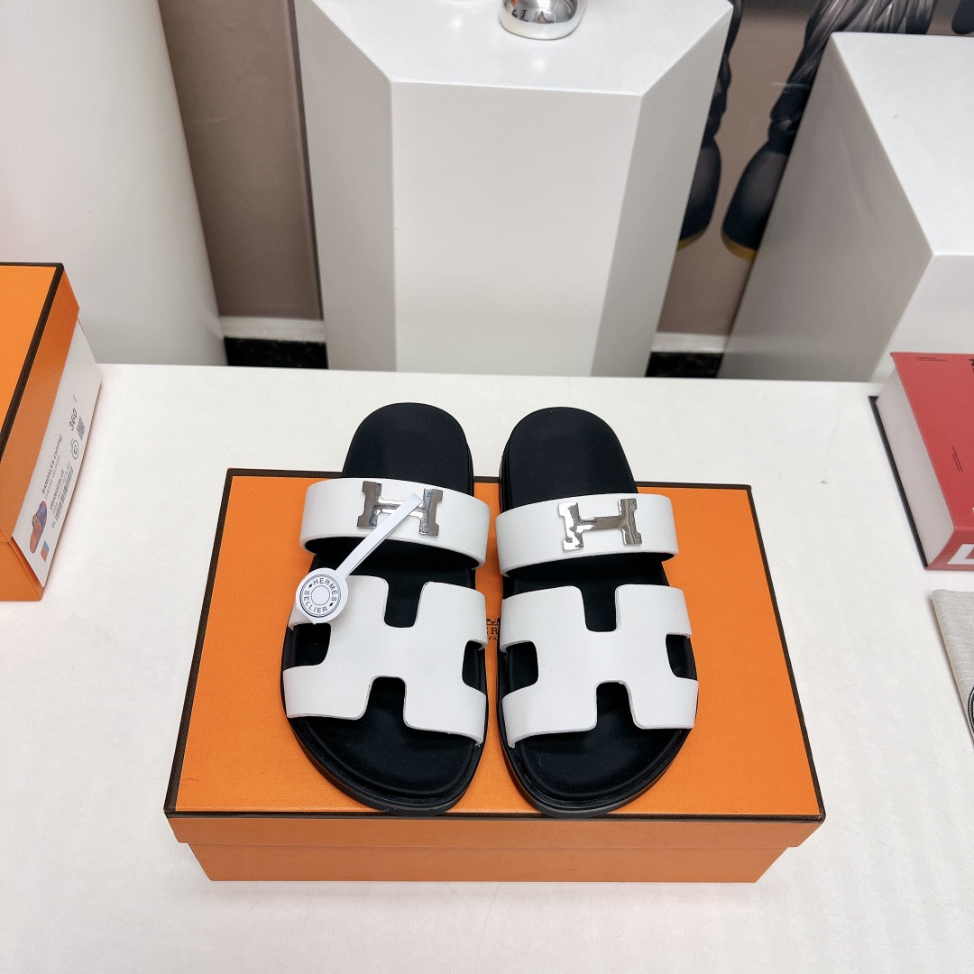 ua H**mes chypre sandal