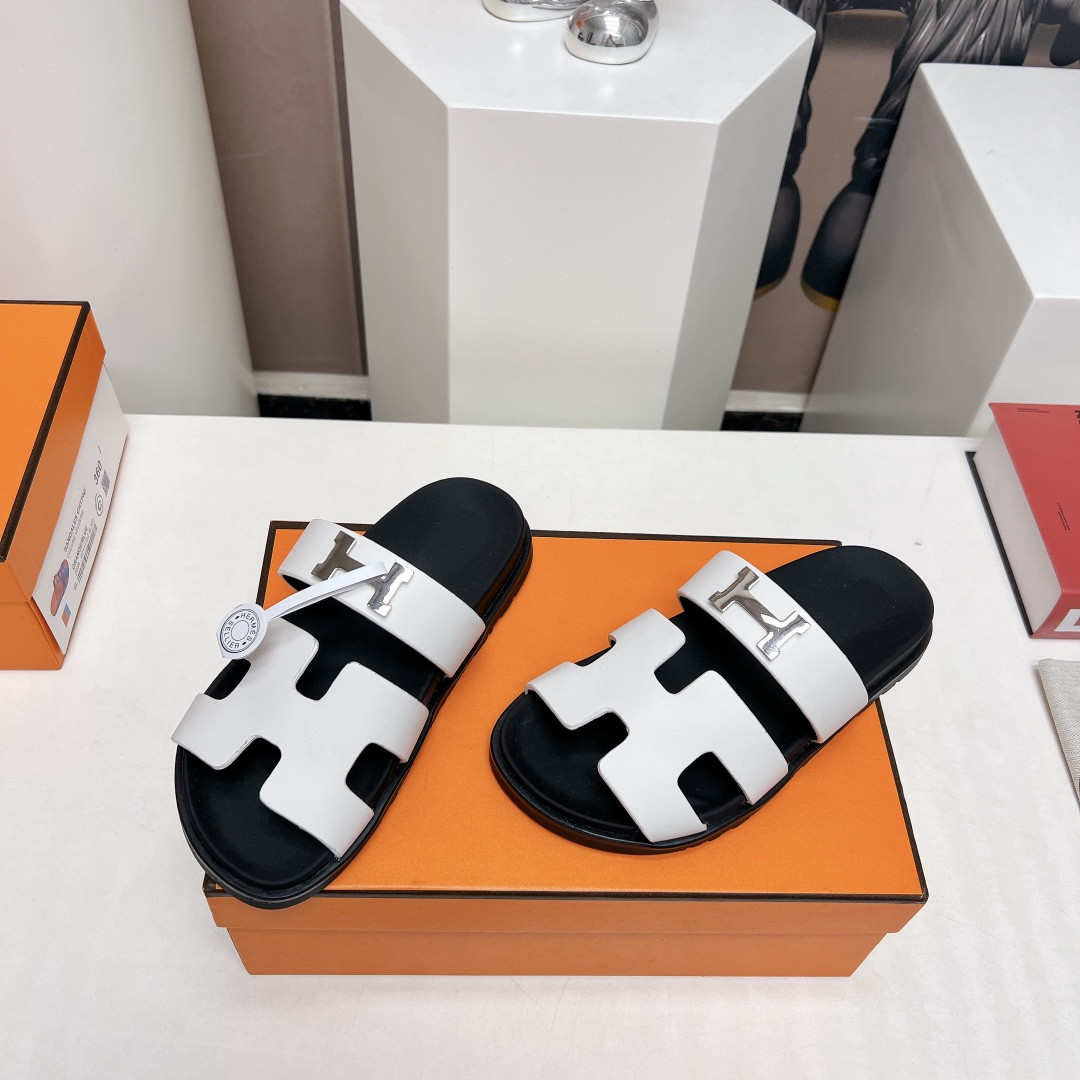 ua H**mes chypre sandal