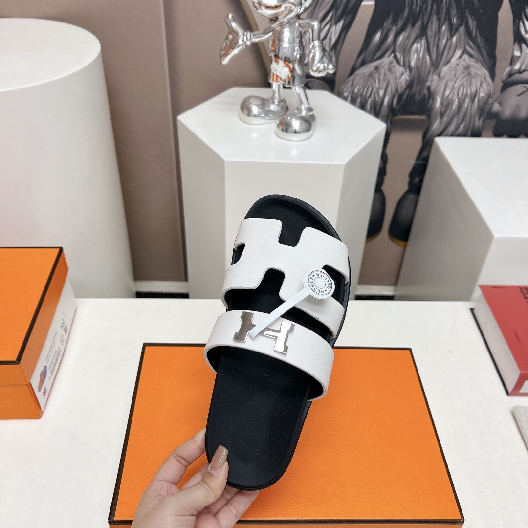 ua H**mes chypre sandal
