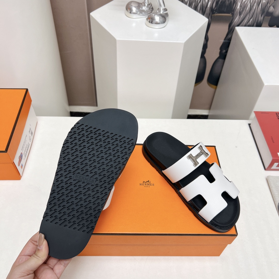 ua H**mes chypre sandal