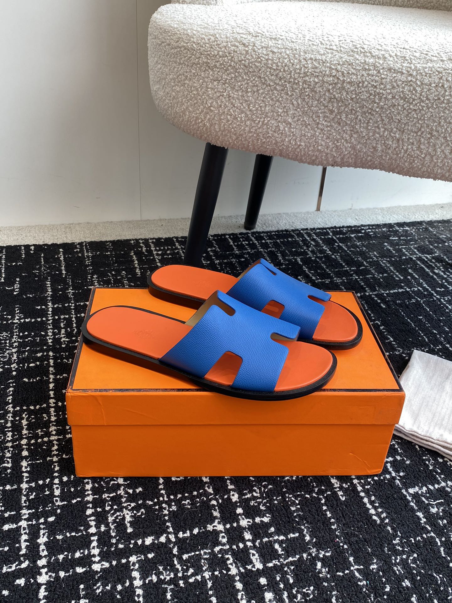 ua H**mes izmir sandal