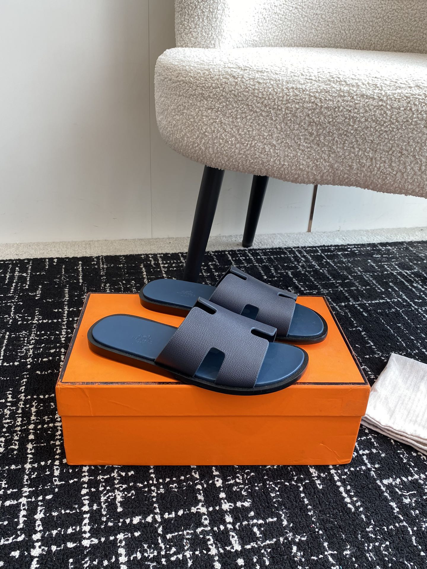 ua H**mes izmir sandal