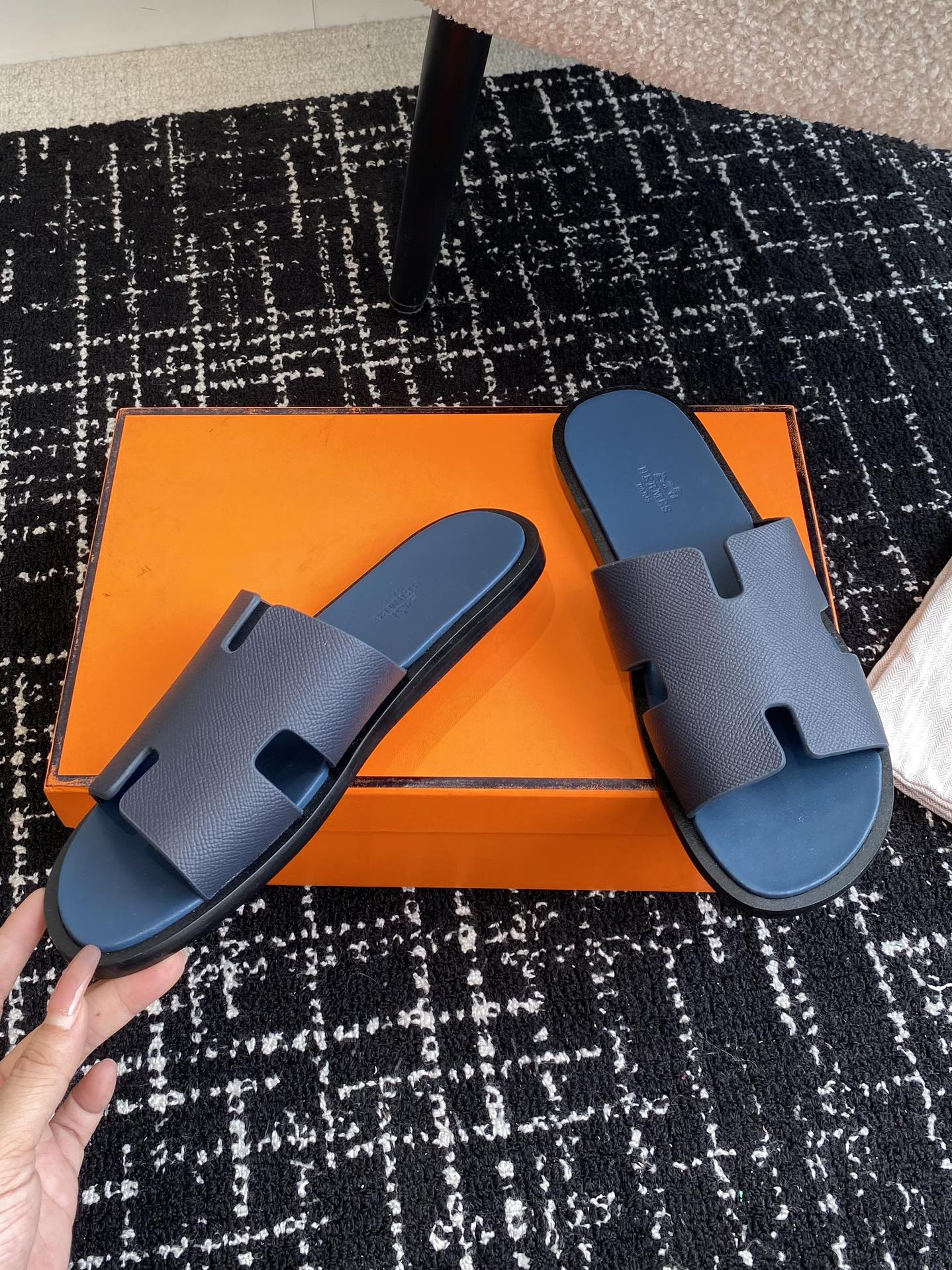ua H**mes izmir sandal