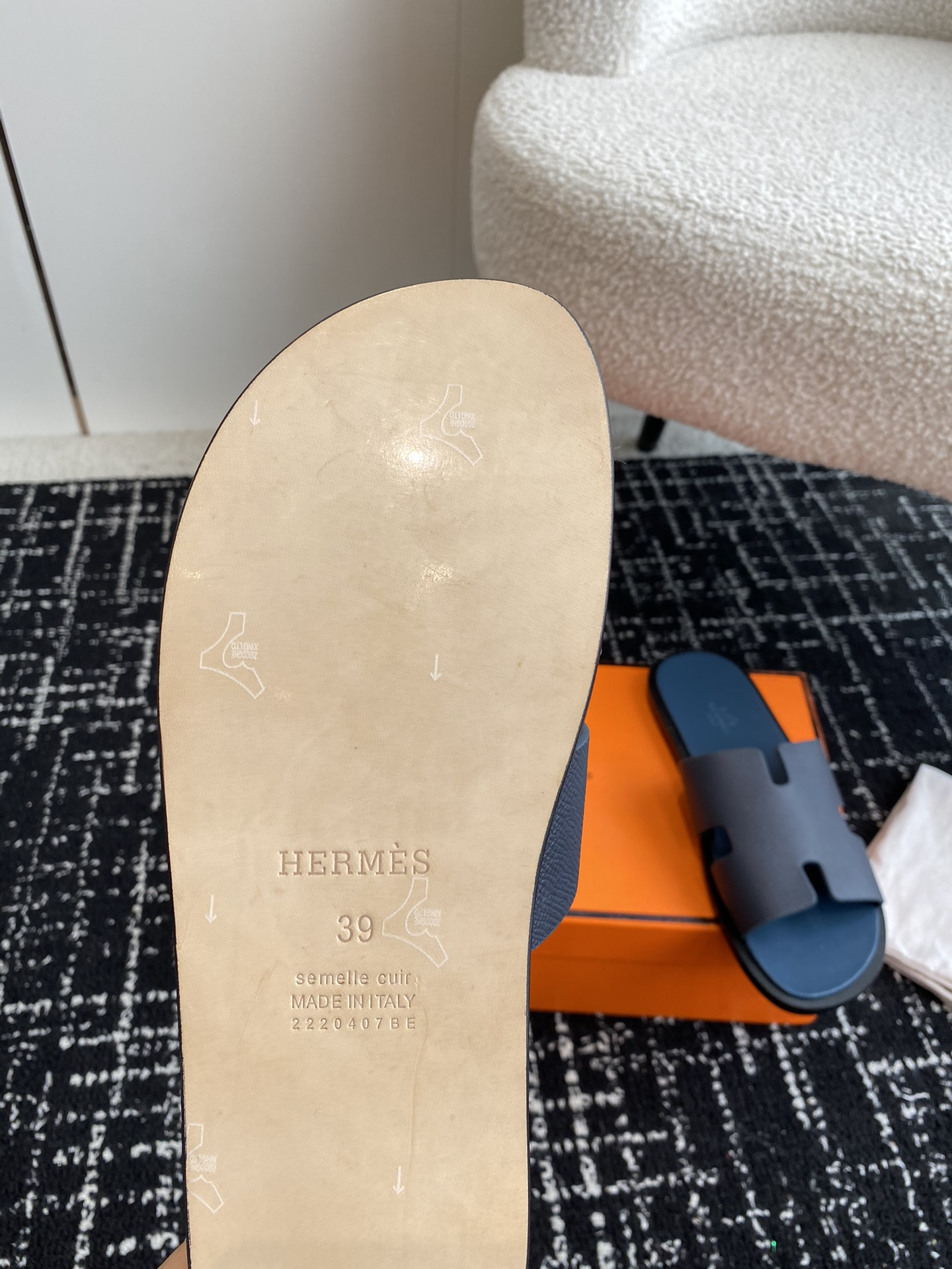 ua H**mes izmir sandal