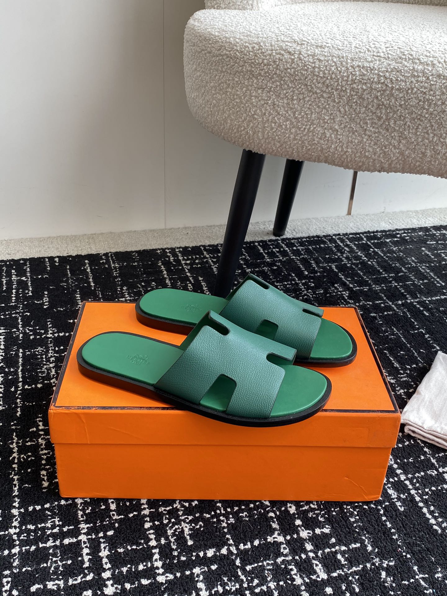 ua H**mes izmir sandal
