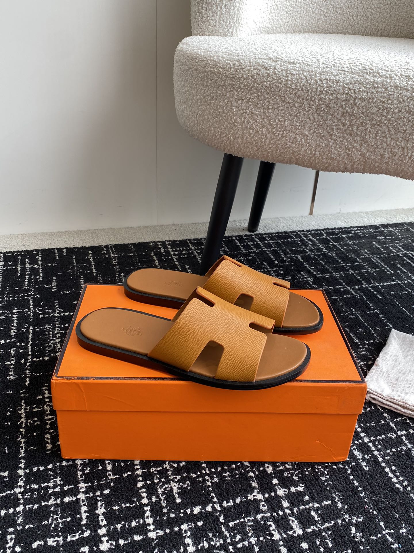 ua H**mes izmir sandal