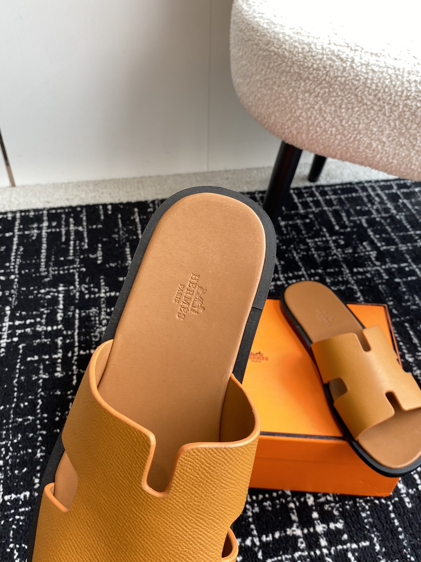 ua H**mes izmir sandal