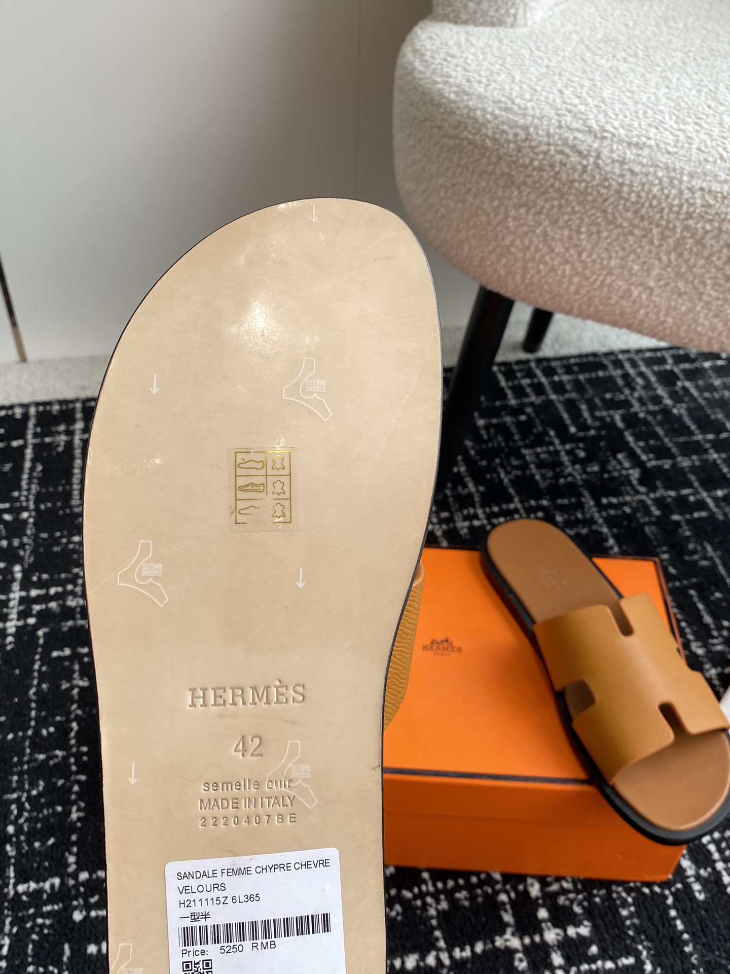 ua H**mes izmir sandal