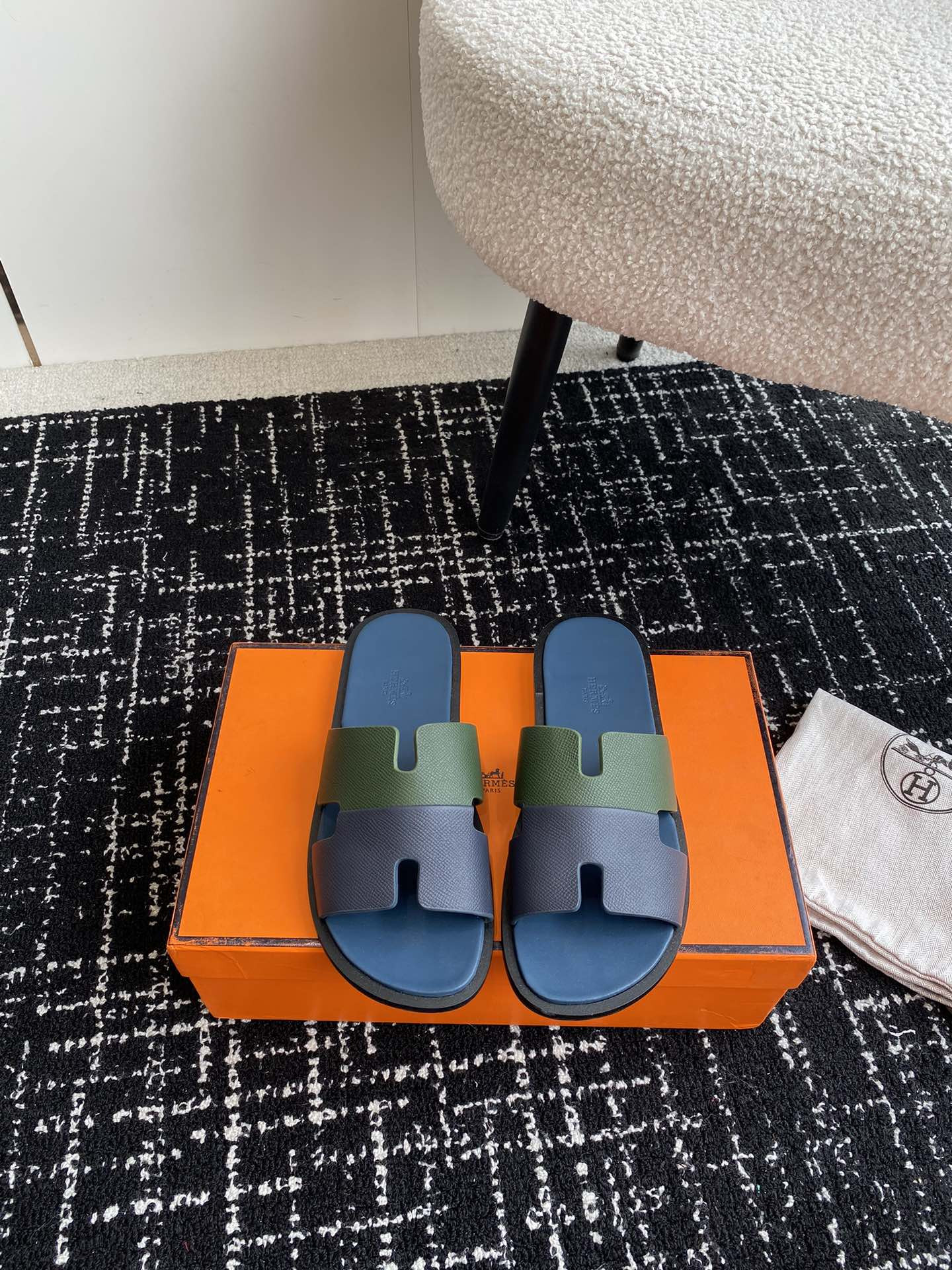 ua H**mes izmir sandal