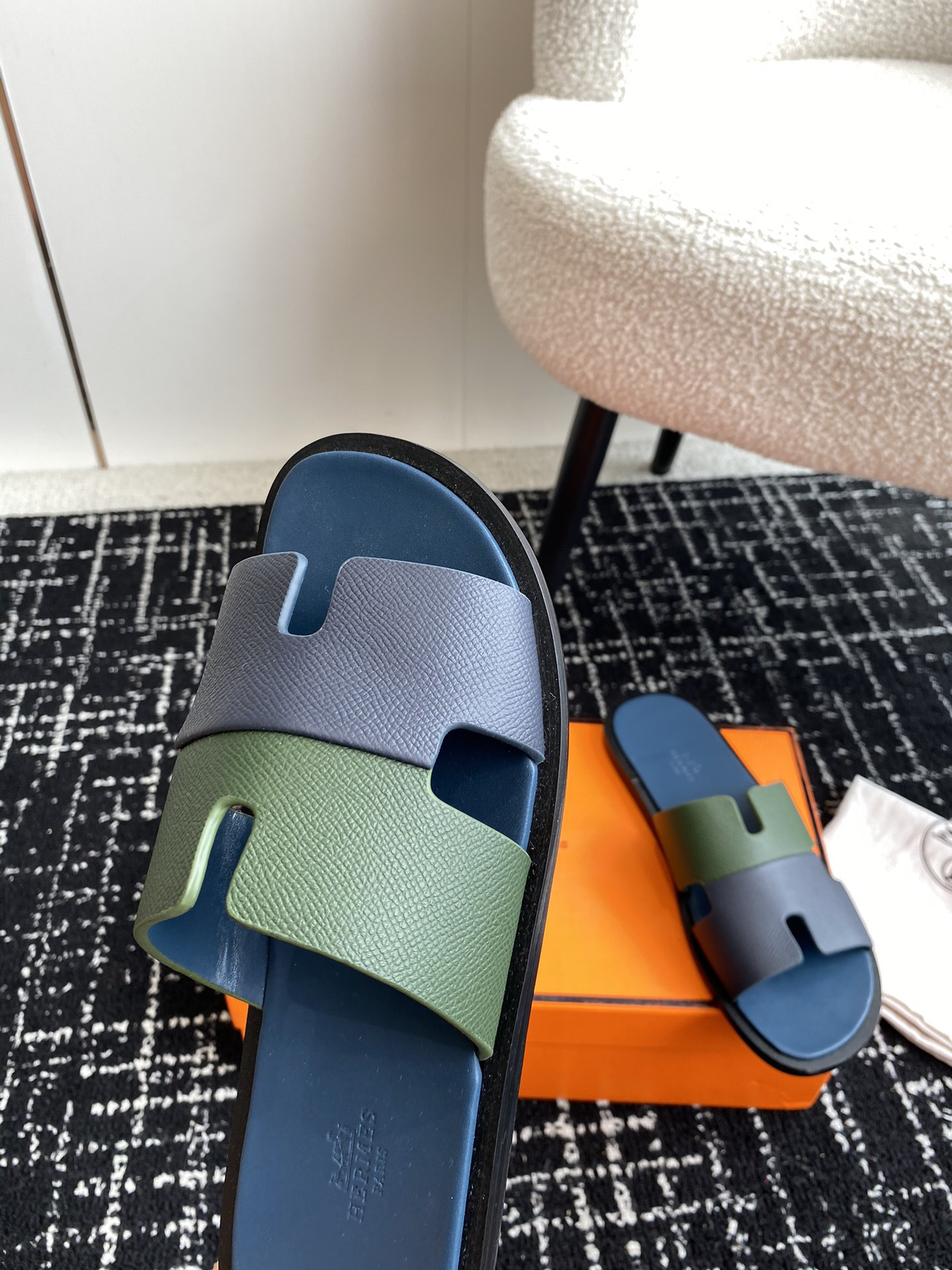 ua H**mes izmir sandal