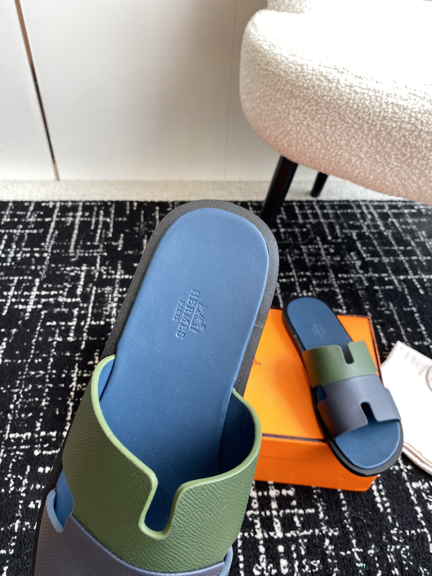 ua H**mes izmir sandal