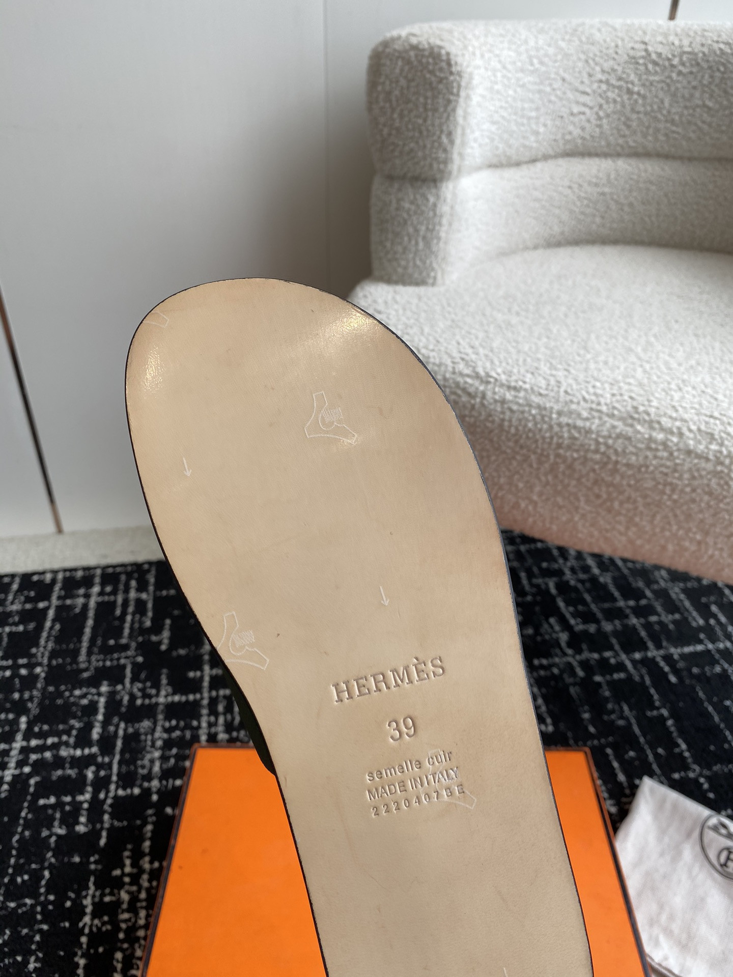 ua H**mes izmir sandal