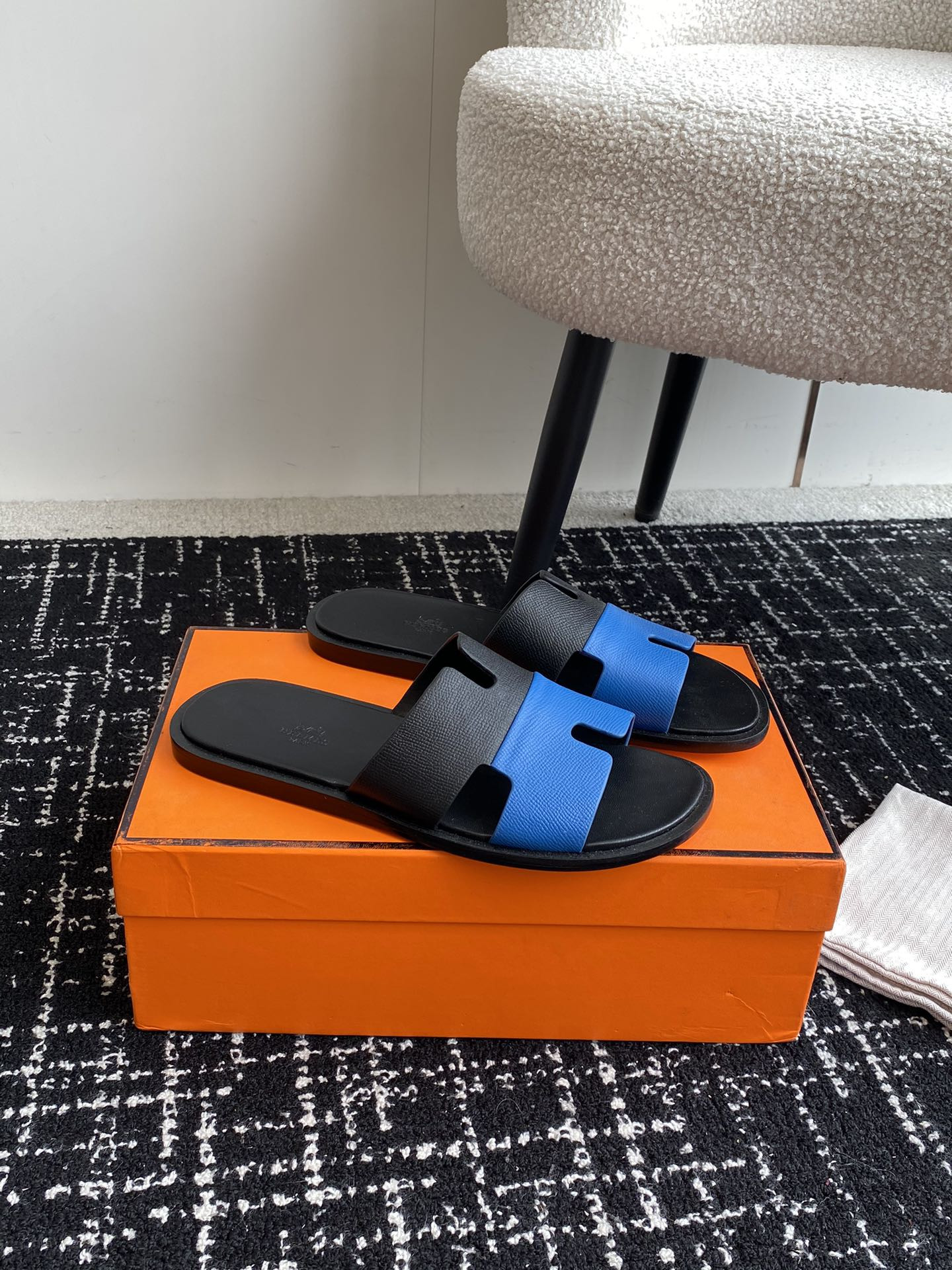 ua H**mes izmir sandal
