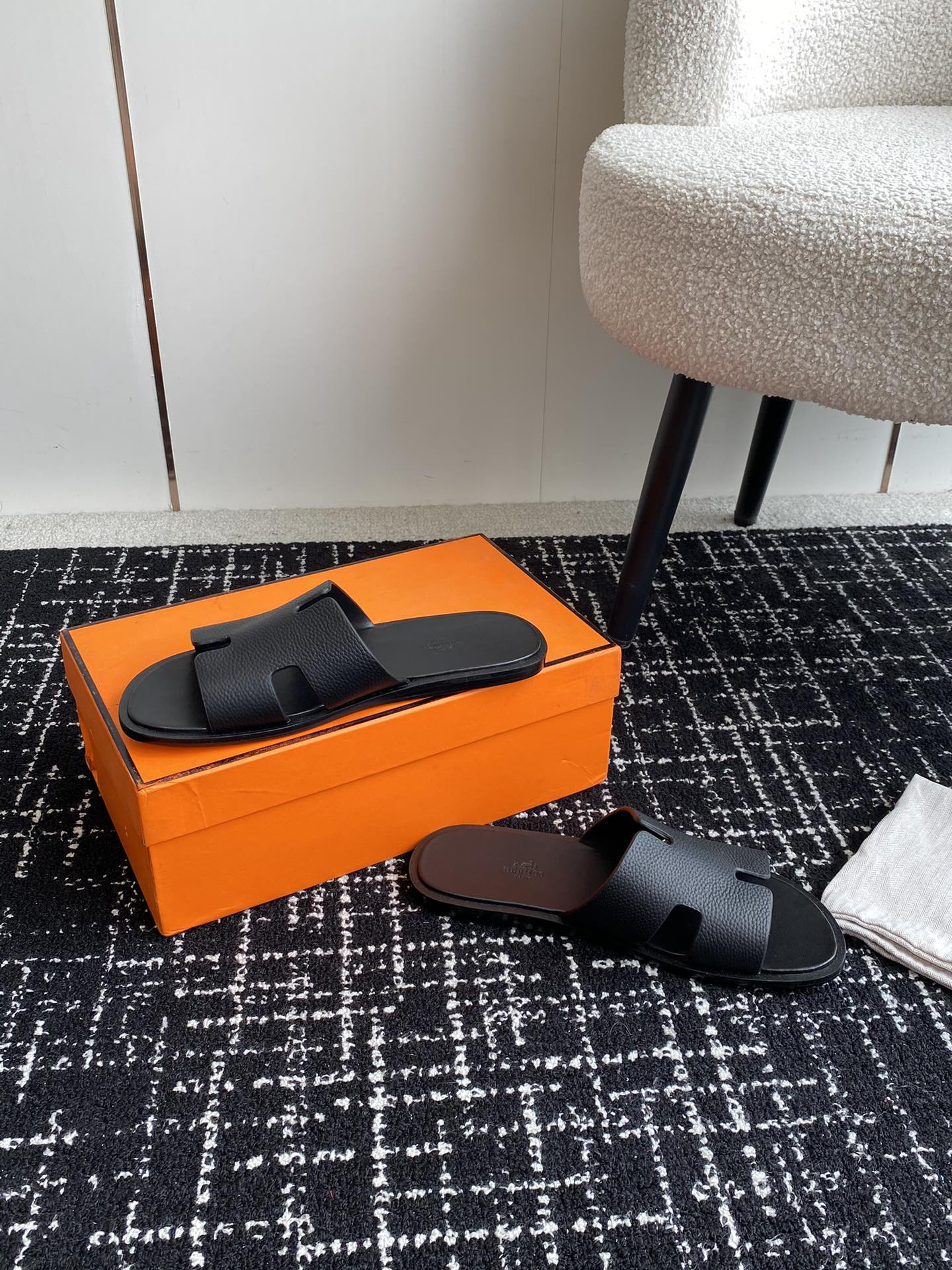ua H**mes izmir sandal