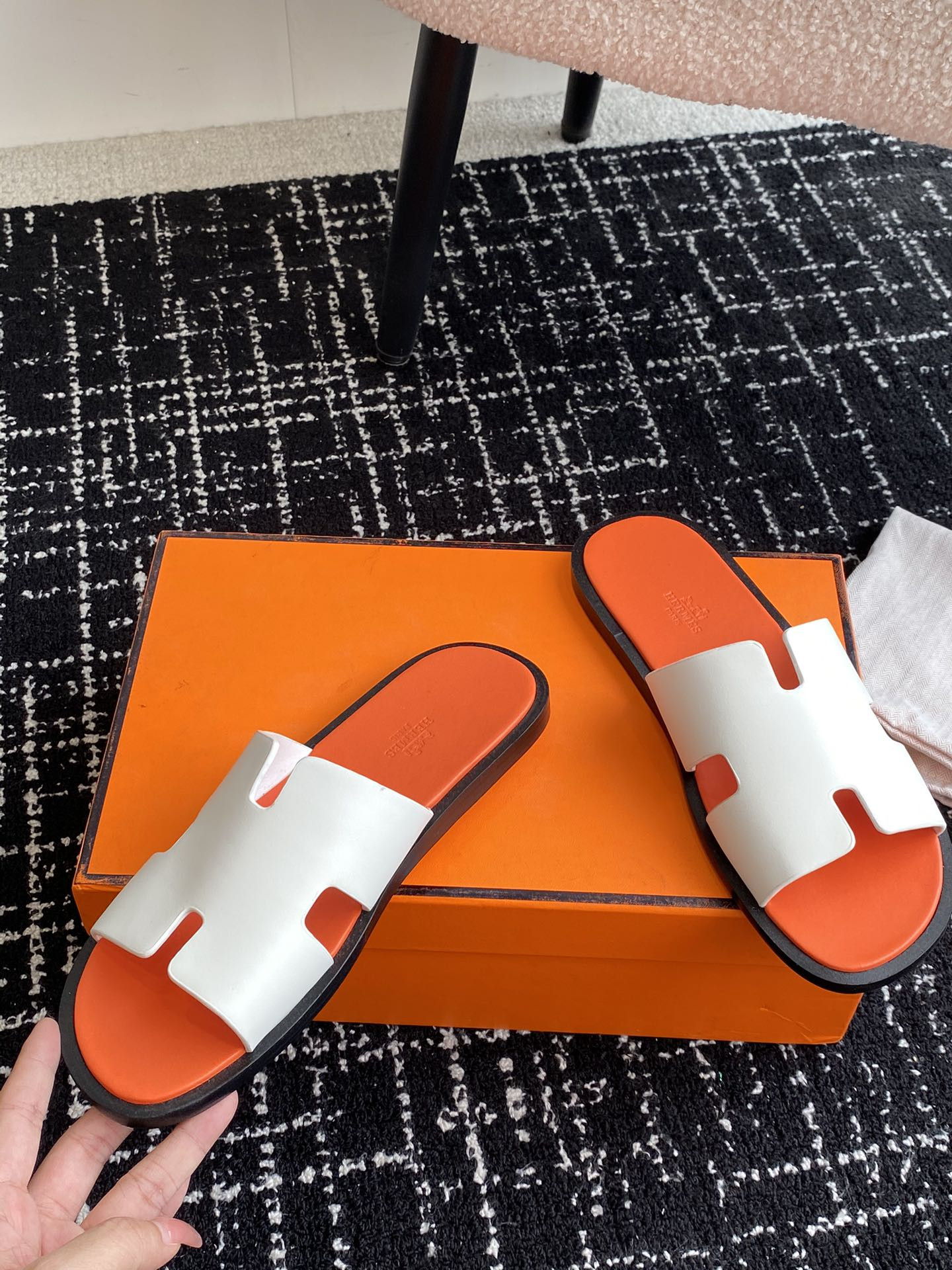 ua H**mes izmir sandal