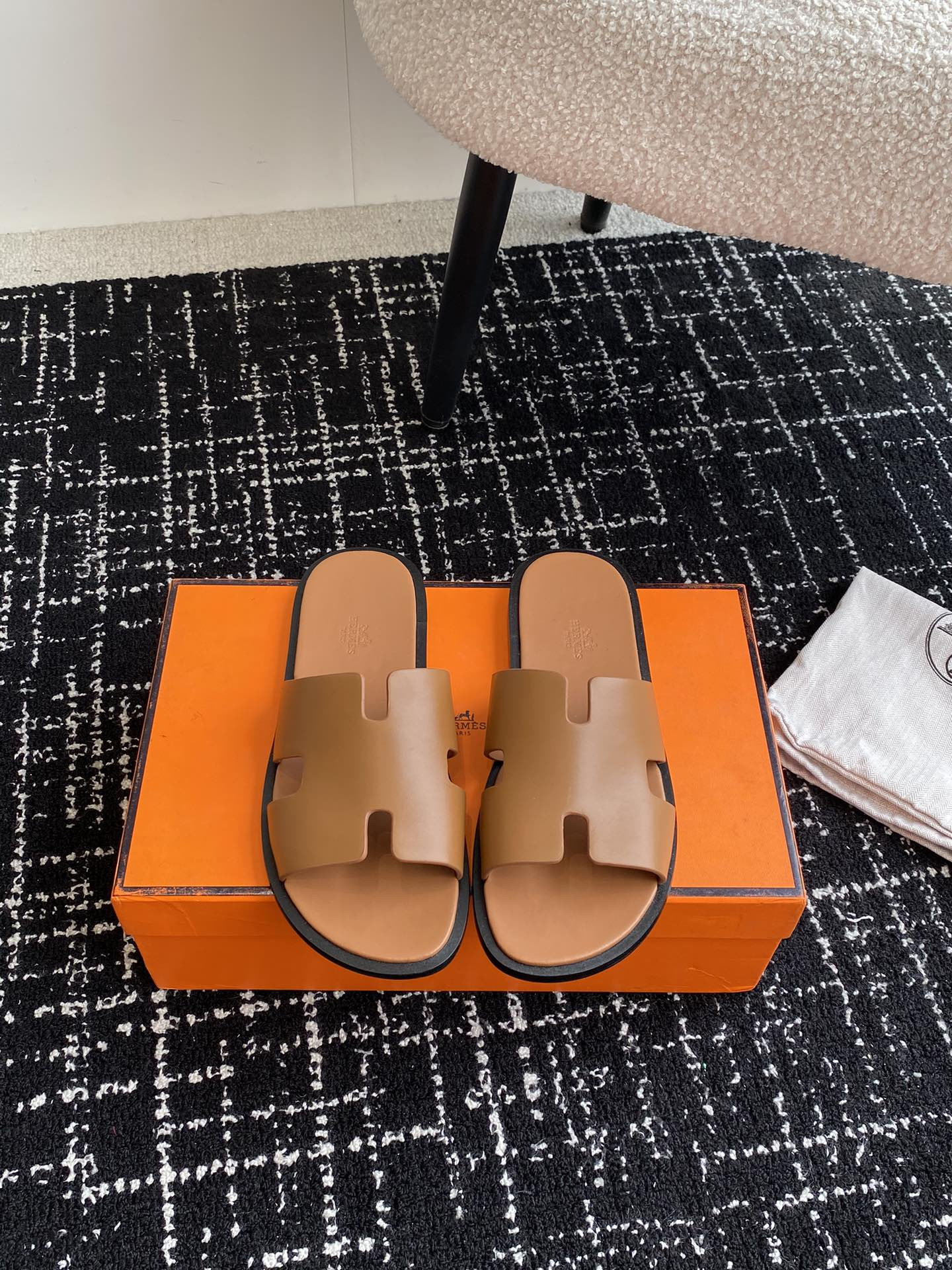 ua H**mes izmir sandal