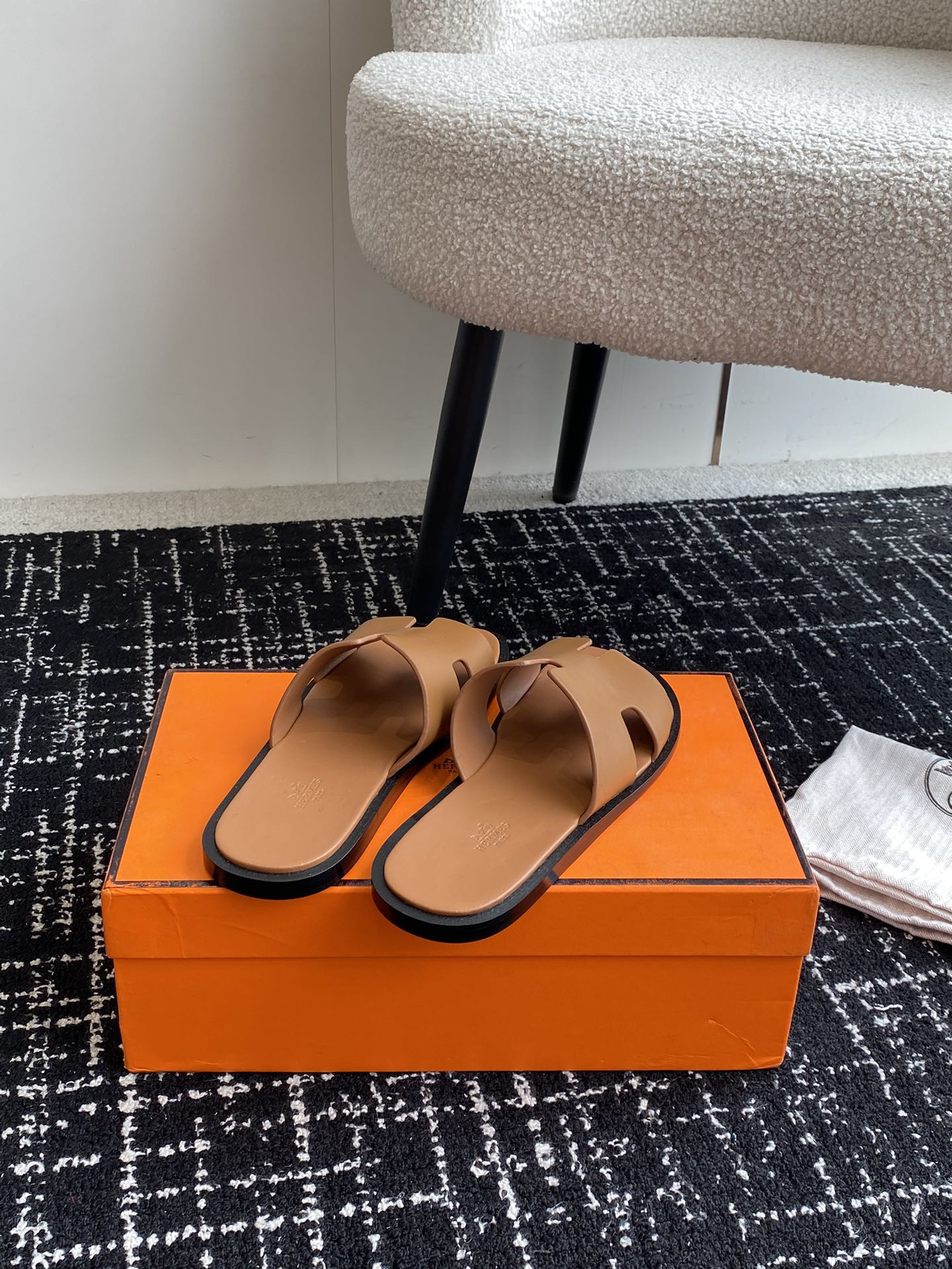 ua H**mes izmir sandal
