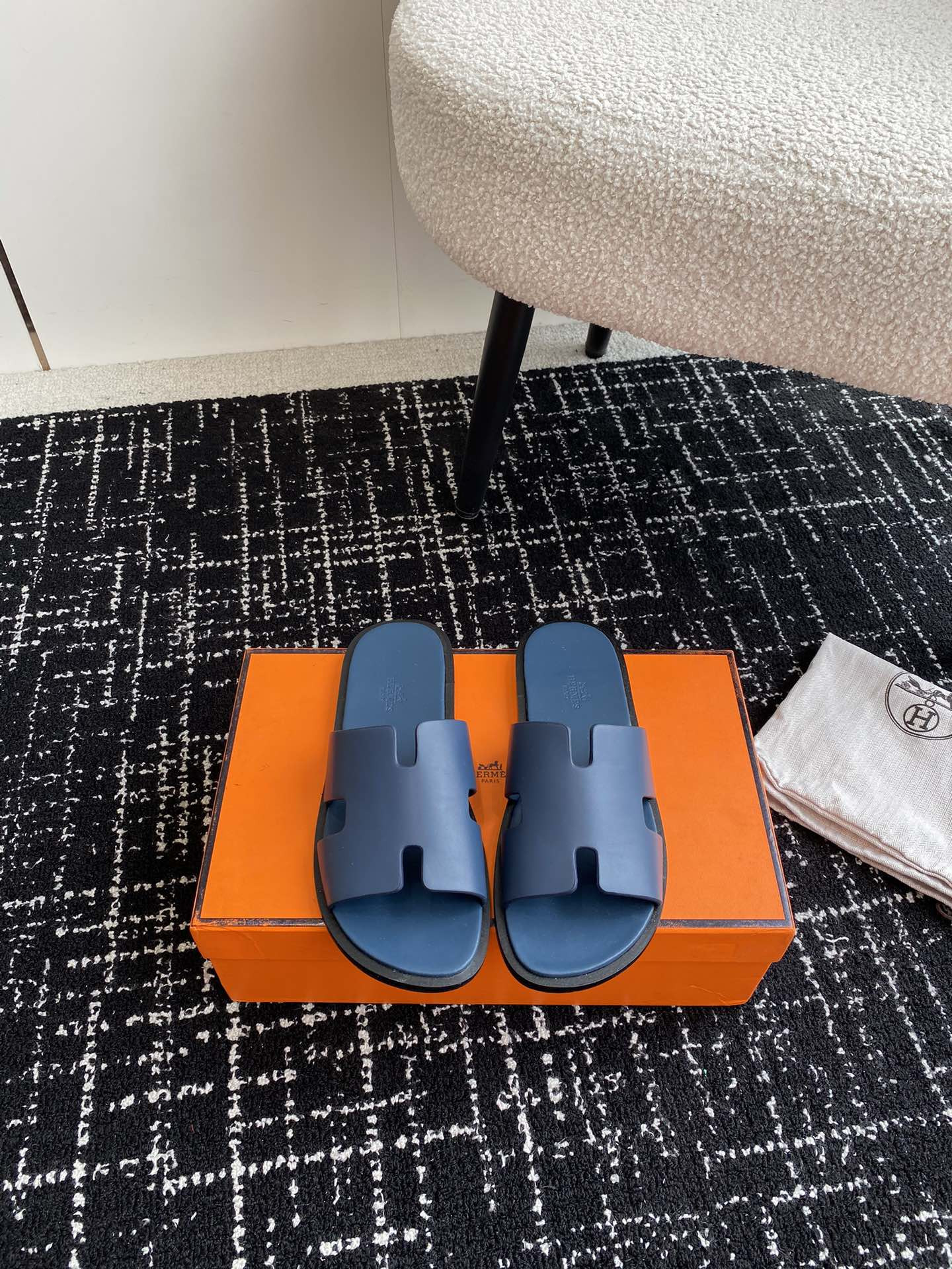 ua H**mes izmir sandal