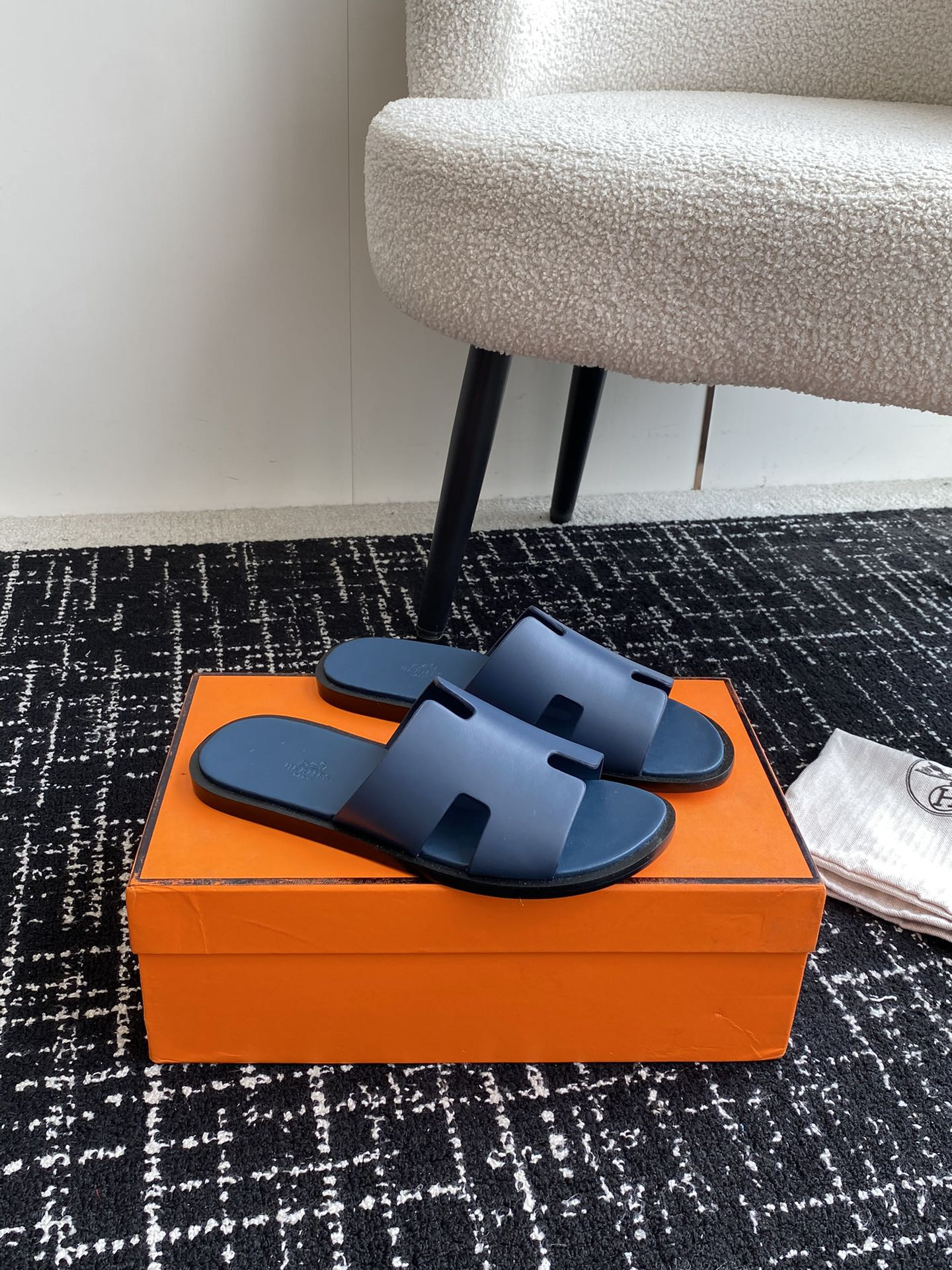 ua H**mes izmir sandal