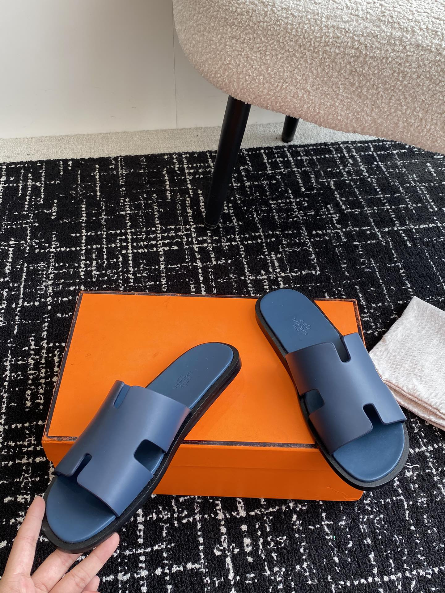 ua H**mes izmir sandal