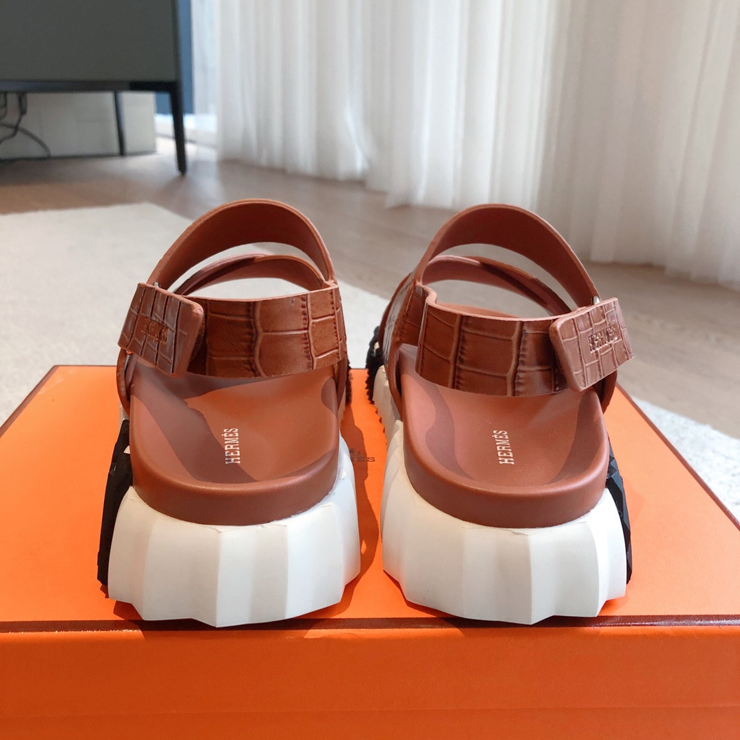 ua H**mes electric sandal