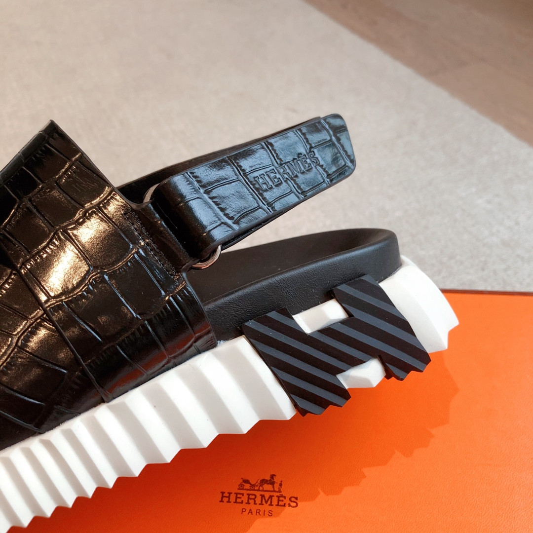 ua H**mes electric sandal