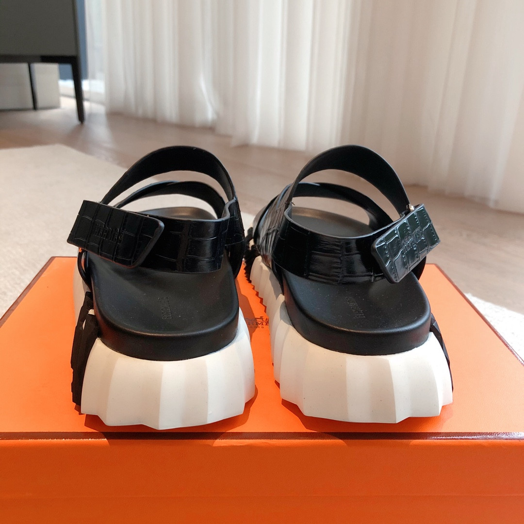 ua H**mes electric sandal