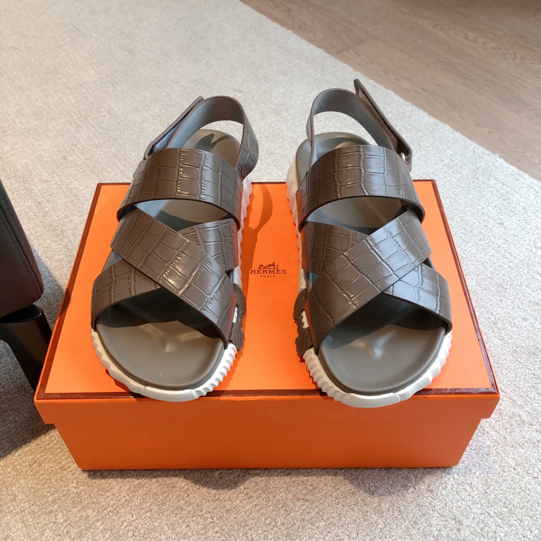 ua H**mes electric sandal